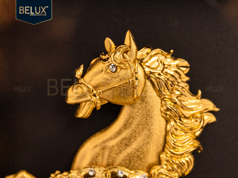 Tranh quà tặng mã đáo thành công dát vàng 24k 33x26cm